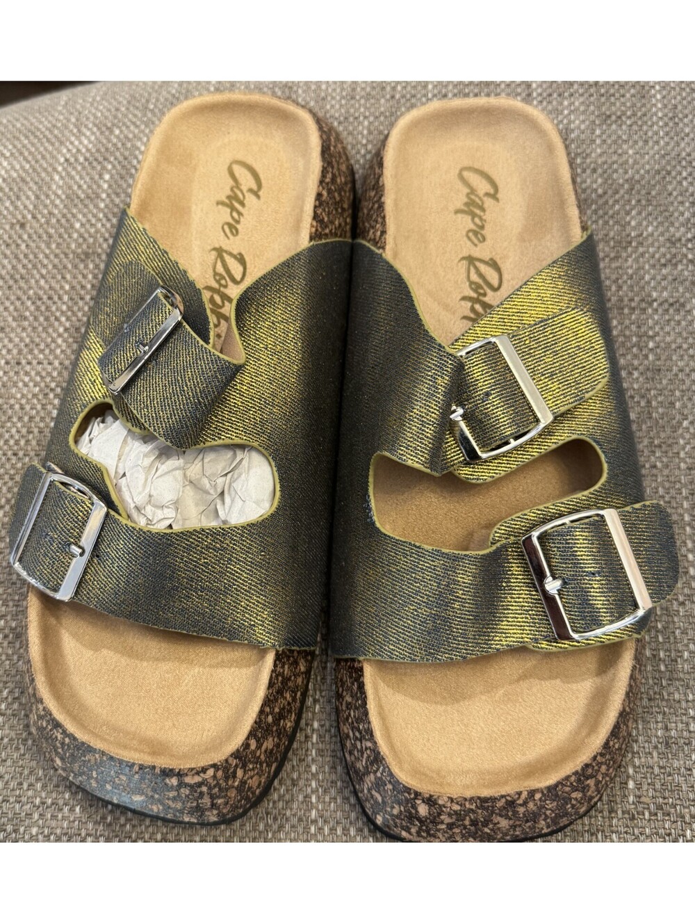 New Womens Cape Robbin Gold Metallic Cloth Buckle Sandals 7M